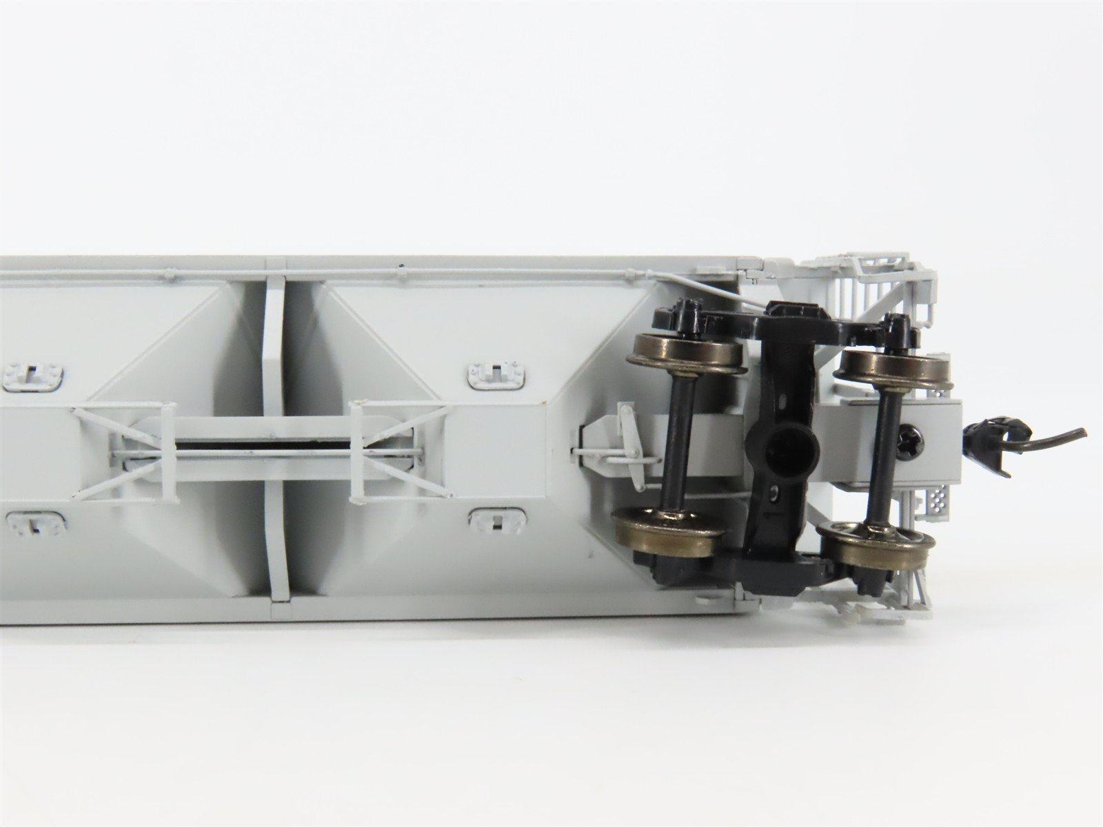 HO Scale Proto 2000 SLSF Frisco 3-Bay PS-2CD Covered Hopper #79038