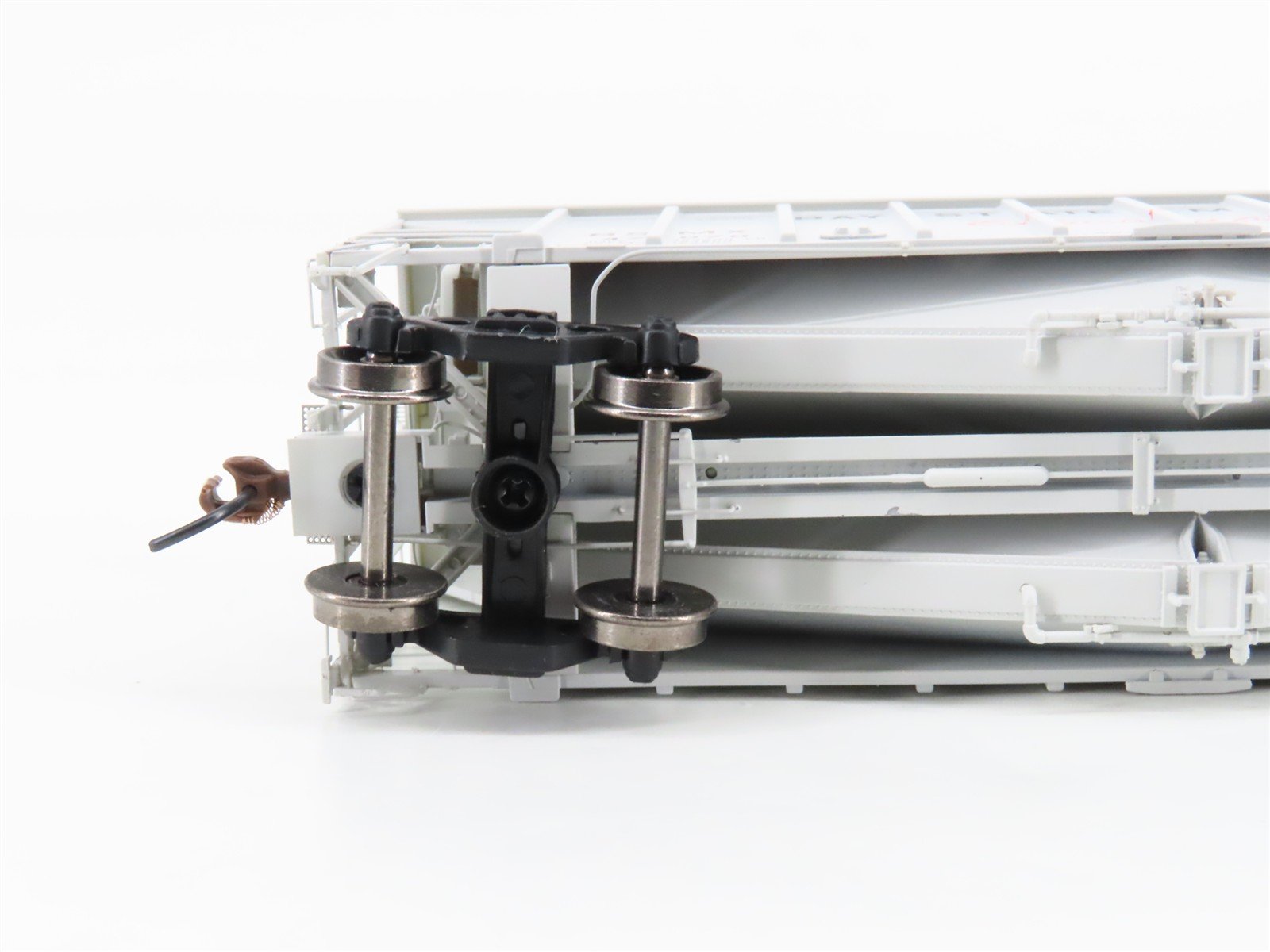 HO Scale Athearn ATH87617/87618 BSMX Bay State Milling Airslide Hoppers 2-Pack
