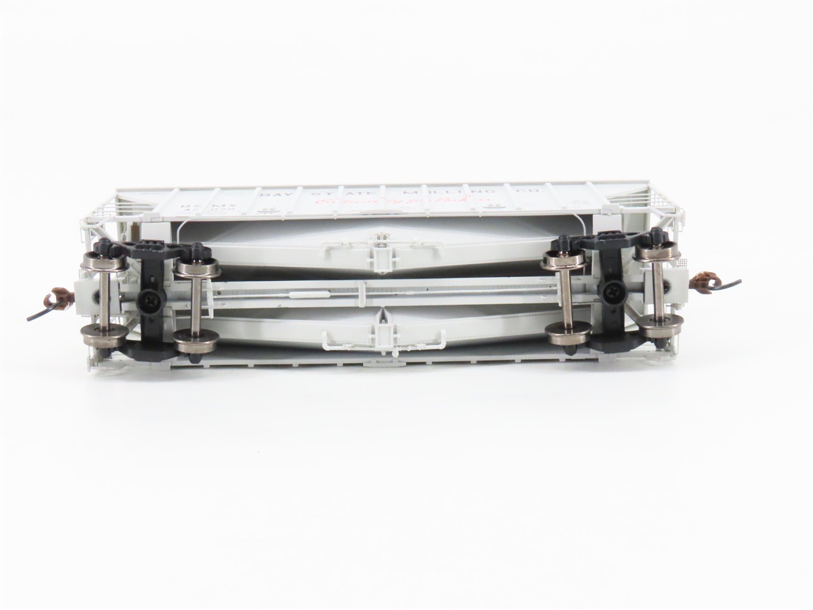 HO Scale Athearn ATH87617/87618 BSMX Bay State Milling Airslide Hoppers 2-Pack