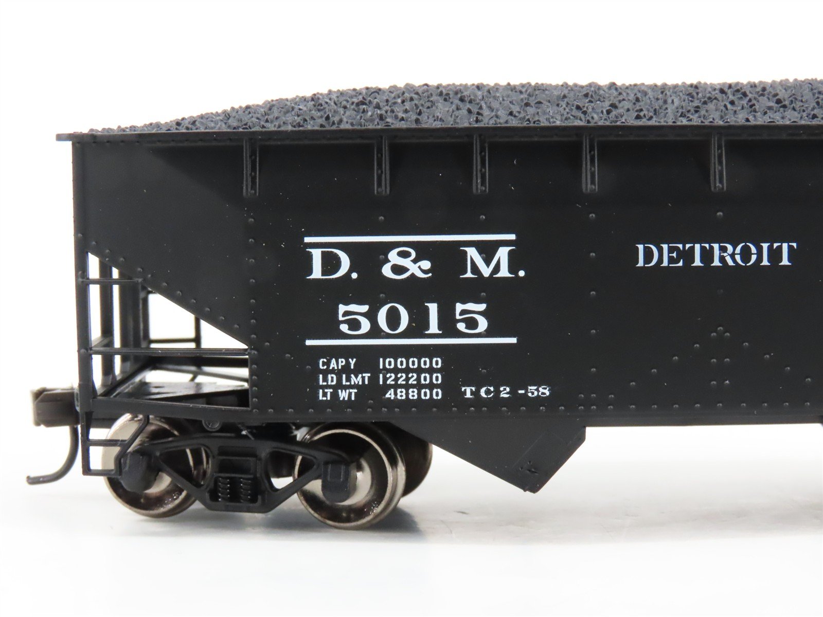HO Atlas Trainman 18957/18958 D&M Detroit & Mackinac 2-Bay Hoppers 2-Pack w/Load