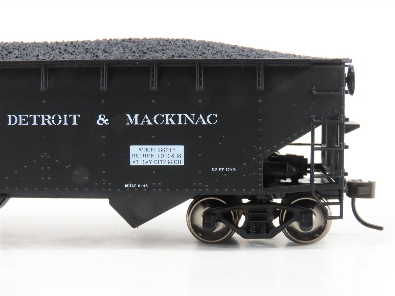 HO Atlas Trainman 18957/18958 D&M Detroit & Mackinac 2-Bay Hoppers 2-Pack w/Load