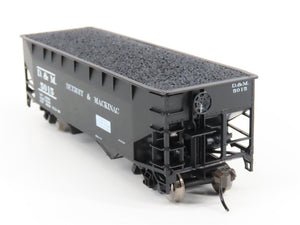 HO Atlas Trainman 18957/18958 D&M Detroit & Mackinac 2-Bay Hoppers 2-Pack w/Load