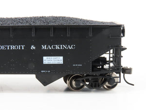 HO Atlas Trainman 18957/18958 D&M Detroit & Mackinac 2-Bay Hoppers 2-Pack w/Load