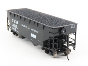 HO Atlas Trainman 18957/18958 D&M Detroit & Mackinac 2-Bay Hoppers 2-Pack w/Load