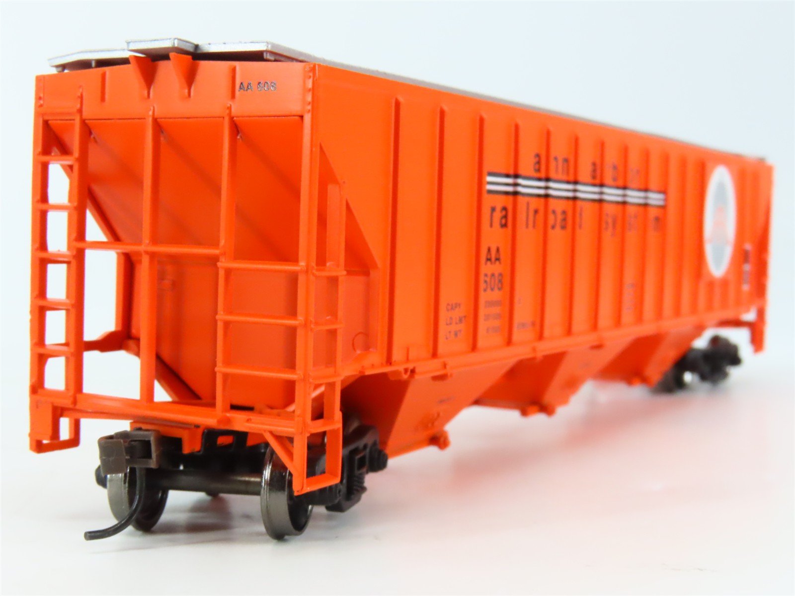 HO Scale Athearn 7158 AA Ann Arbor PS 54' 3-Bay Covered Hopper #608