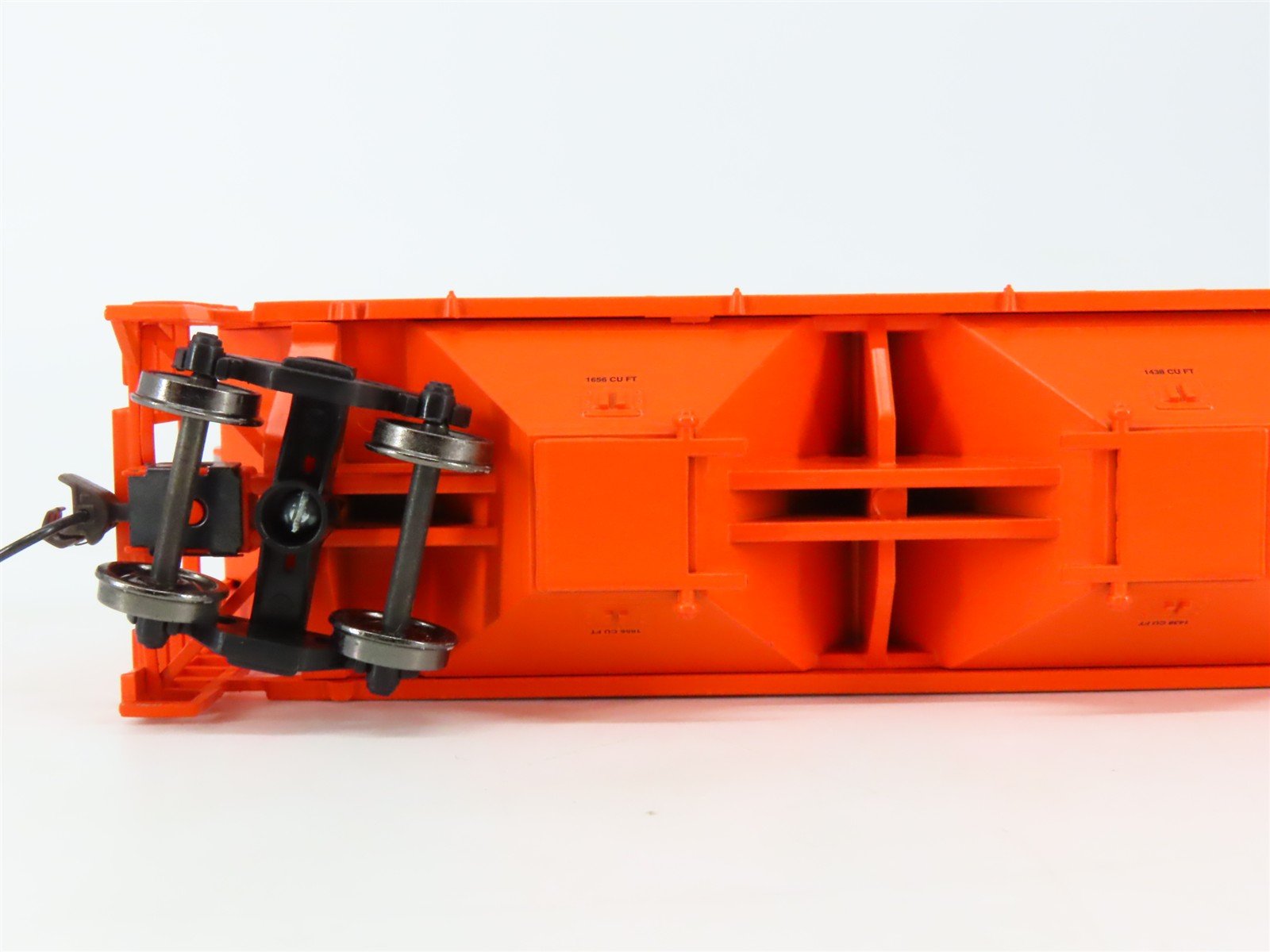 HO Scale Athearn 7158 AA Ann Arbor PS 54' 3-Bay Covered Hopper #608