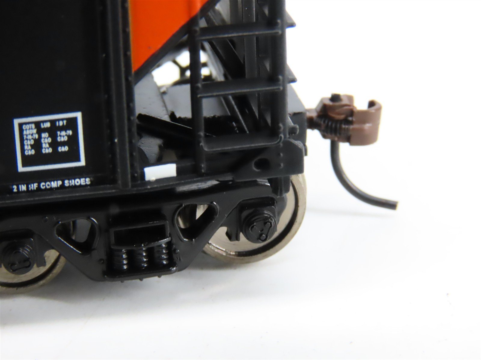 HO Scale Walthers Gold 932-7866 UMP Upper Merion & Plymouth 3-Bay Hoppers 6-Pack
