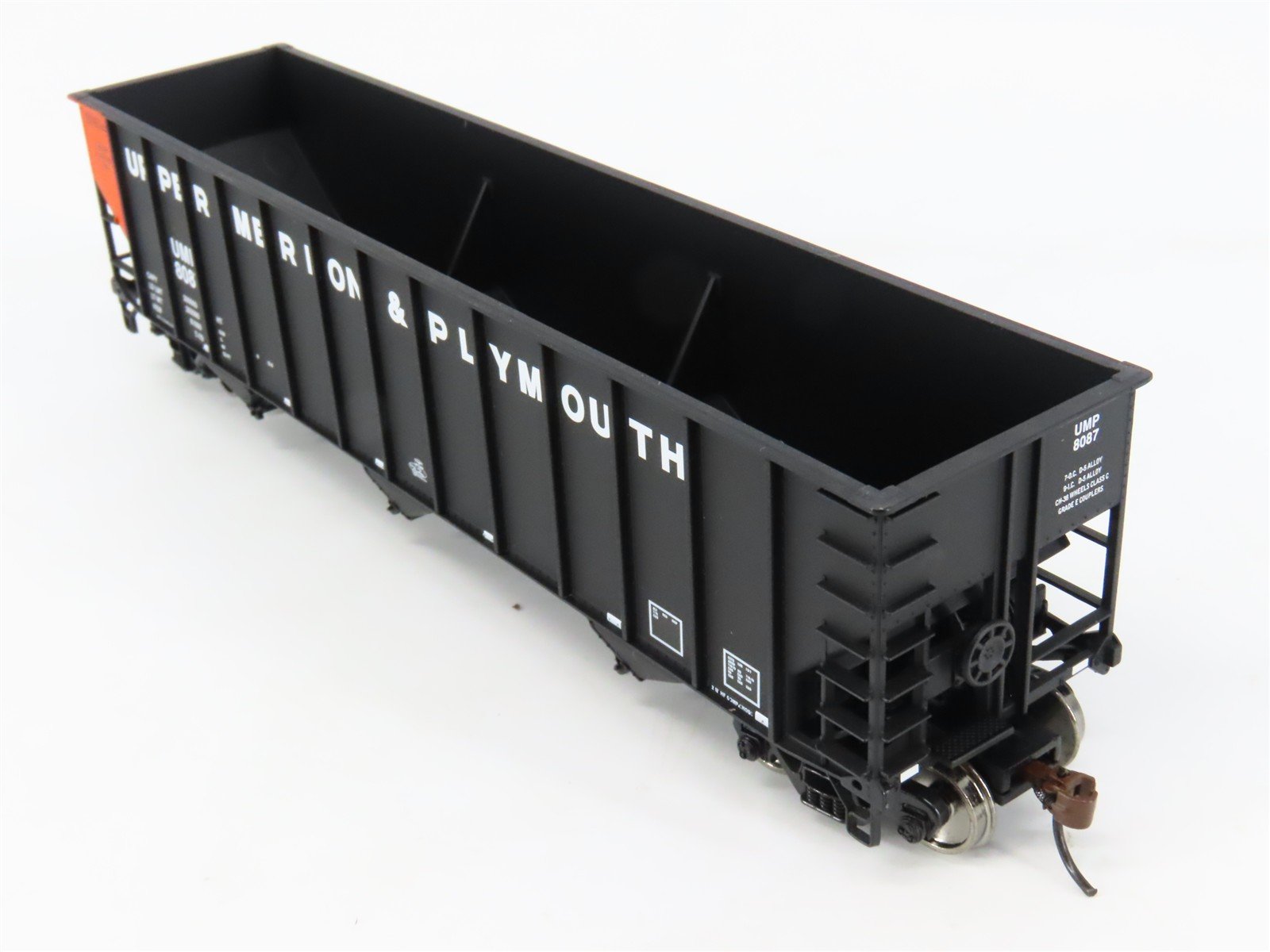 HO Scale Walthers Gold 932-7866 UMP Upper Merion & Plymouth 3-Bay Hoppers 6-Pack