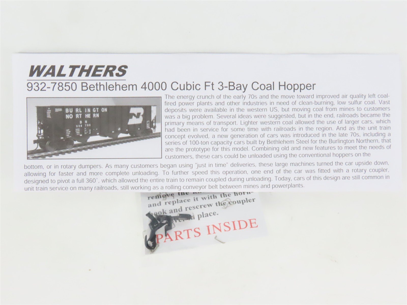 HO Scale Walthers Gold 932-7866 UMP Upper Merion & Plymouth 3-Bay Hoppers 6-Pack