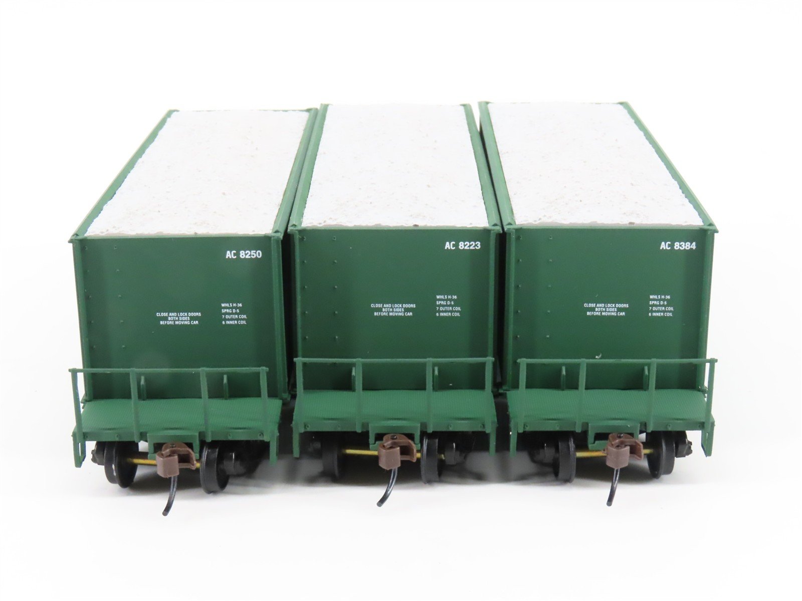 LOT of 6 HO Scale Walthers WC/AC 40' 3-Bay Ortner Aggregate Hoppers w/ Load