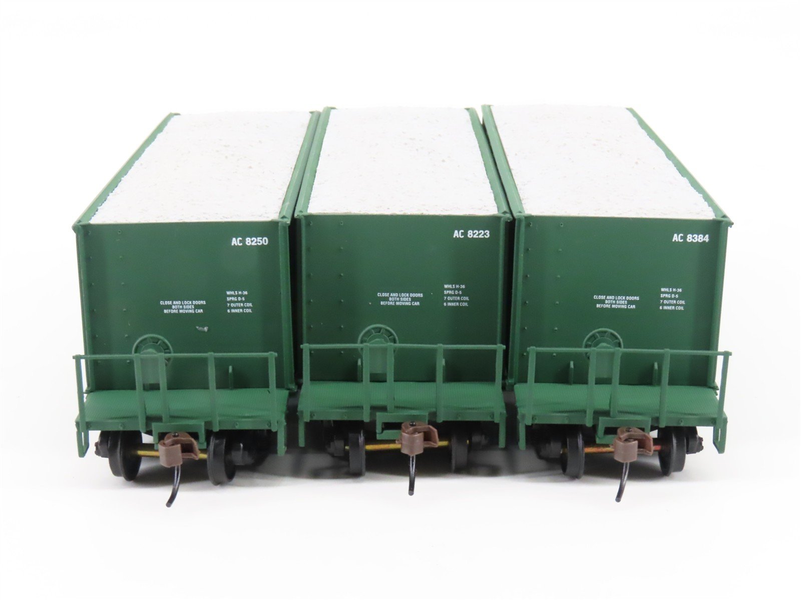 LOT of 6 HO Scale Walthers WC/AC 40' 3-Bay Ortner Aggregate Hoppers w/ Load