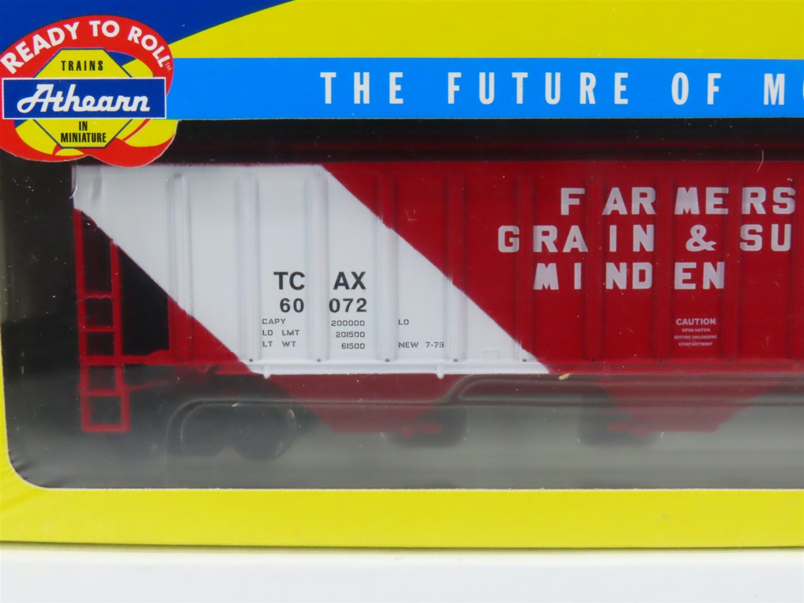 HO Scale Athearn 7154 TCAX Farmer's Co-Op 3-Bay Covered Hopper #60072 - SEALED