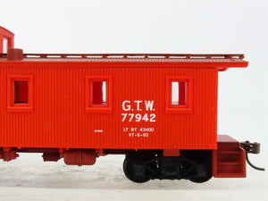 HO Walthers 932-7501 GTW Grand Trunk Western 30' Offset Cupola Caboose #77942