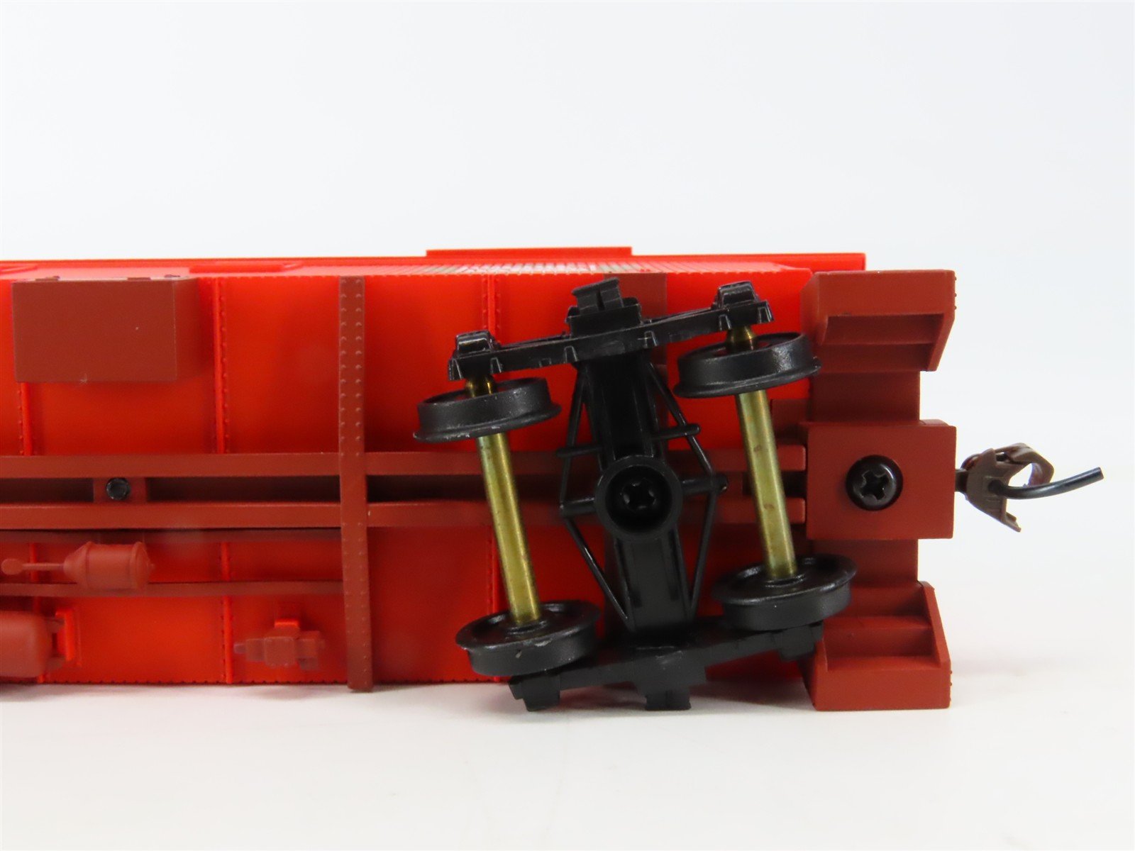 HO Walthers 932-7501 GTW Grand Trunk Western 30' Offset Cupola Caboose #77942
