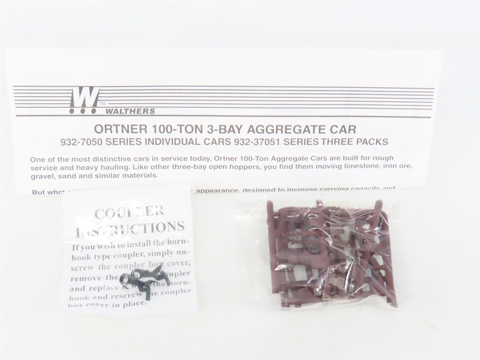 HO Walthers 932-7054 SP Southern Pacific 3-Bay Ortner Hopper #481234 w/ Load