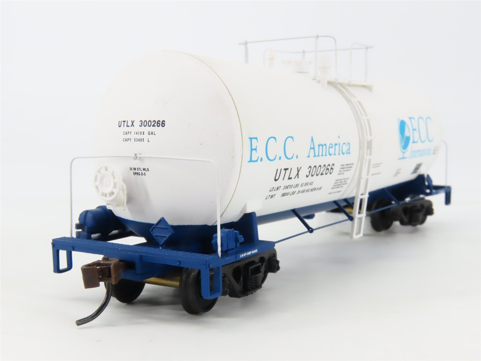 HO Walthers 932-7212 UTLX ECC 16k Gallon Funnel Flow Tank Car #300266