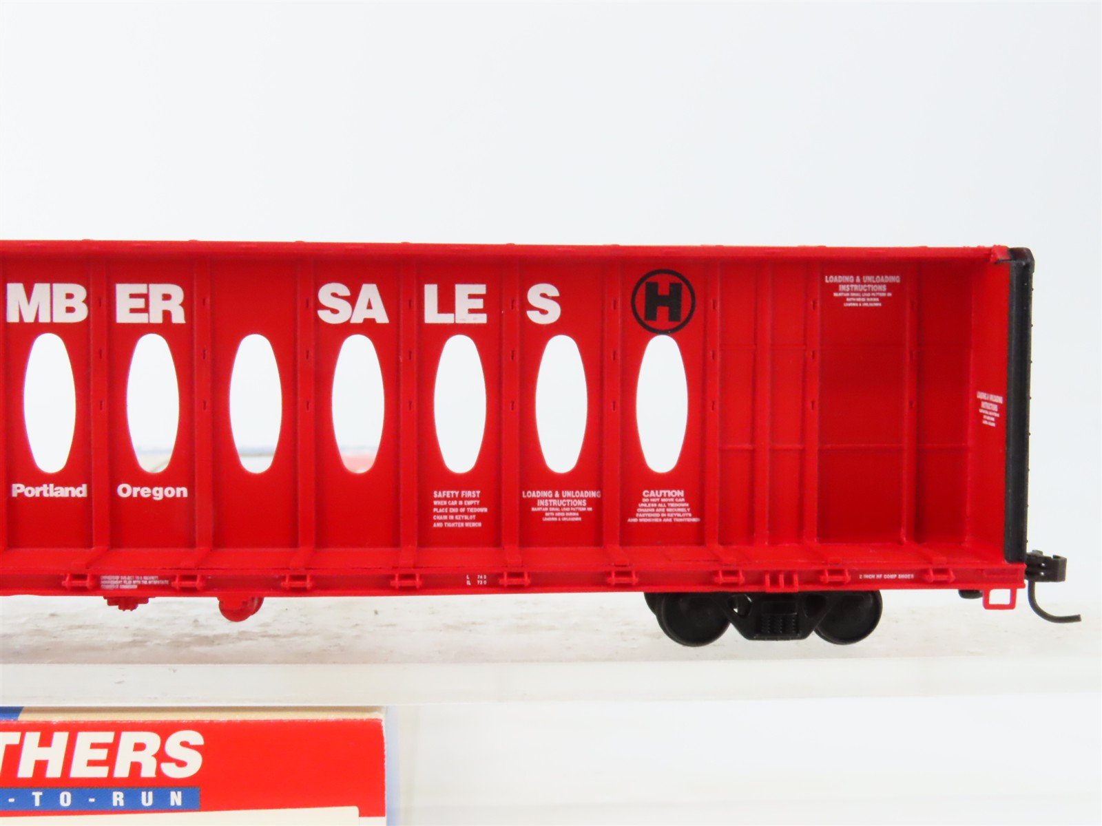 HO Scale Walthers 932-4107 CRLE Hampton Lumber 72' Centerbeam Flat Car #2565