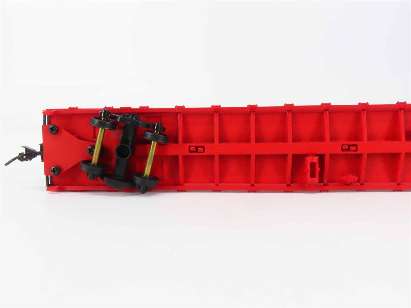 HO Scale Walthers 932-4107 CRLE Hampton Lumber 72' Centerbeam Flat Car #2565