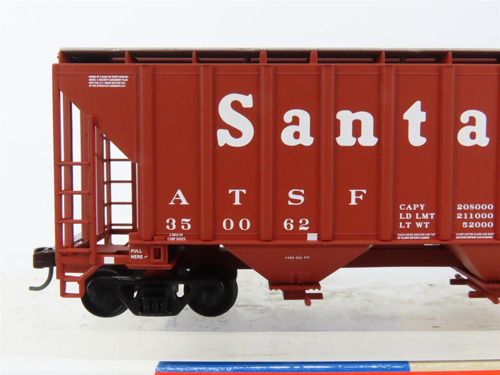 HO Scale Walthers 932-5376 ATSF Santa Fe Trinity 2-Bay Covered Hopper #350062