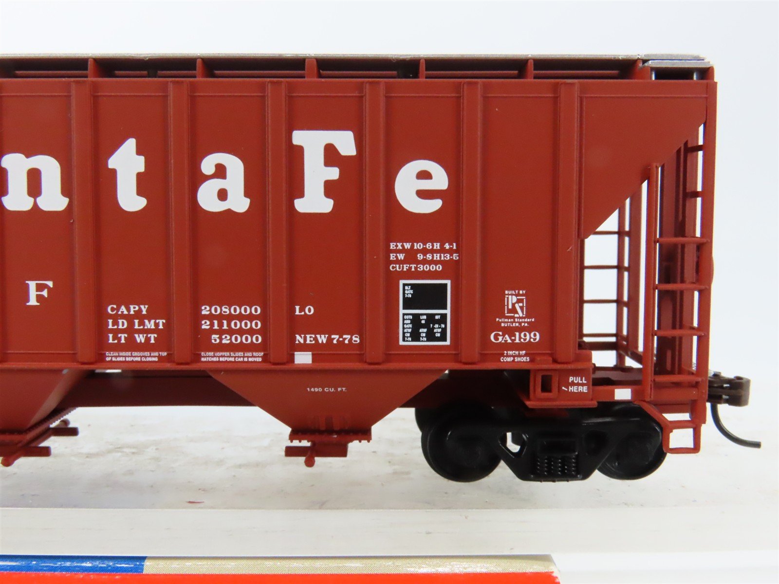 HO Scale Walthers 932-5376 ATSF Santa Fe Trinity 2-Bay Covered Hopper #350062