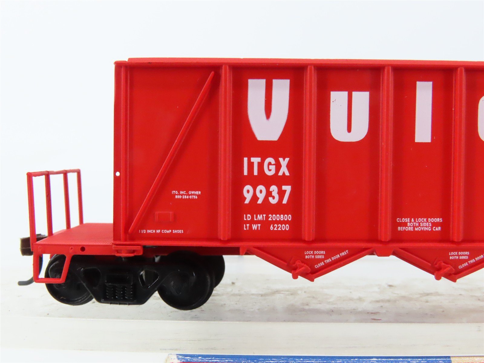 HO Walthers 932-7058 ITGX Vulcan 40' 3-Bay Ortner Aggregate Hopper #9937 w/ Load