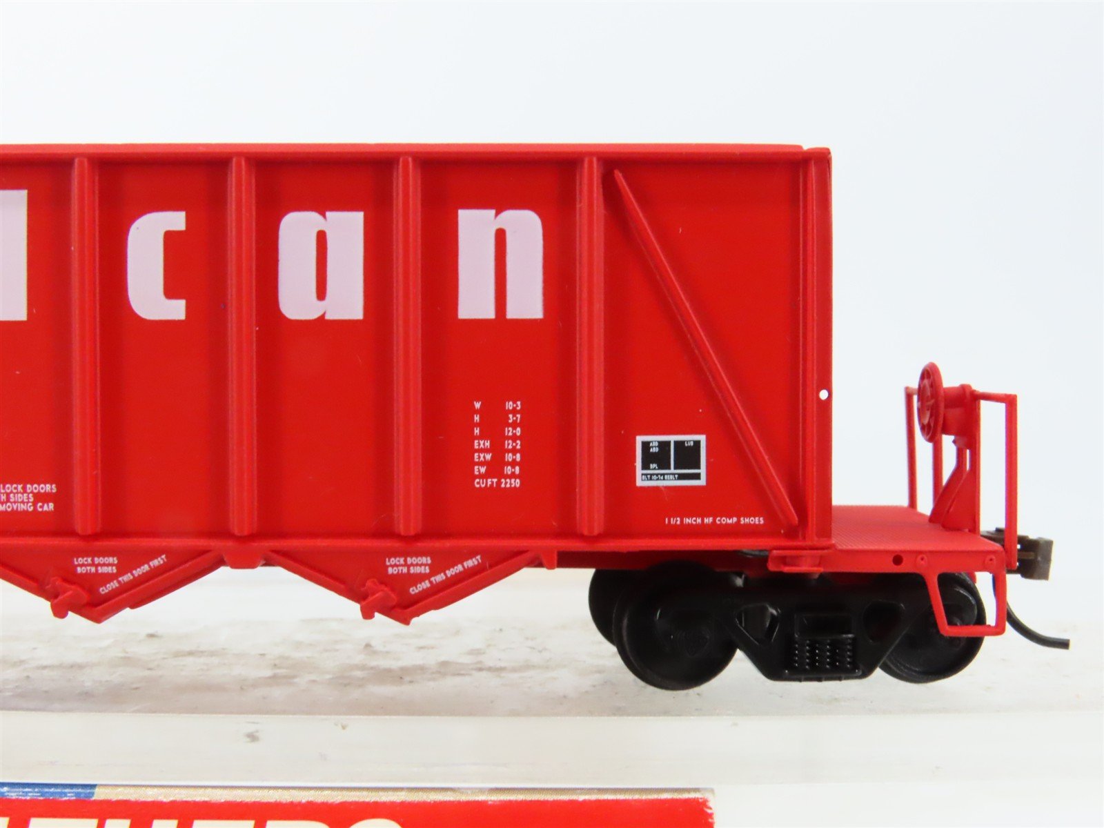 HO Walthers 932-7058 ITGX Vulcan 40' 3-Bay Ortner Aggregate Hopper #9937 w/ Load