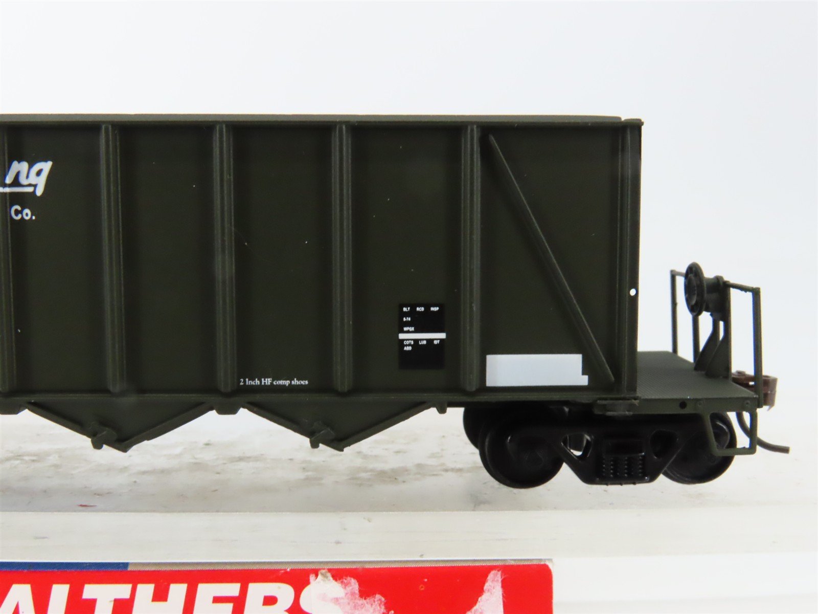 HO Walthers 932-7061 WPGX Western Paving 40' 3-Bay Ortner Hopper #949910 w/ Load