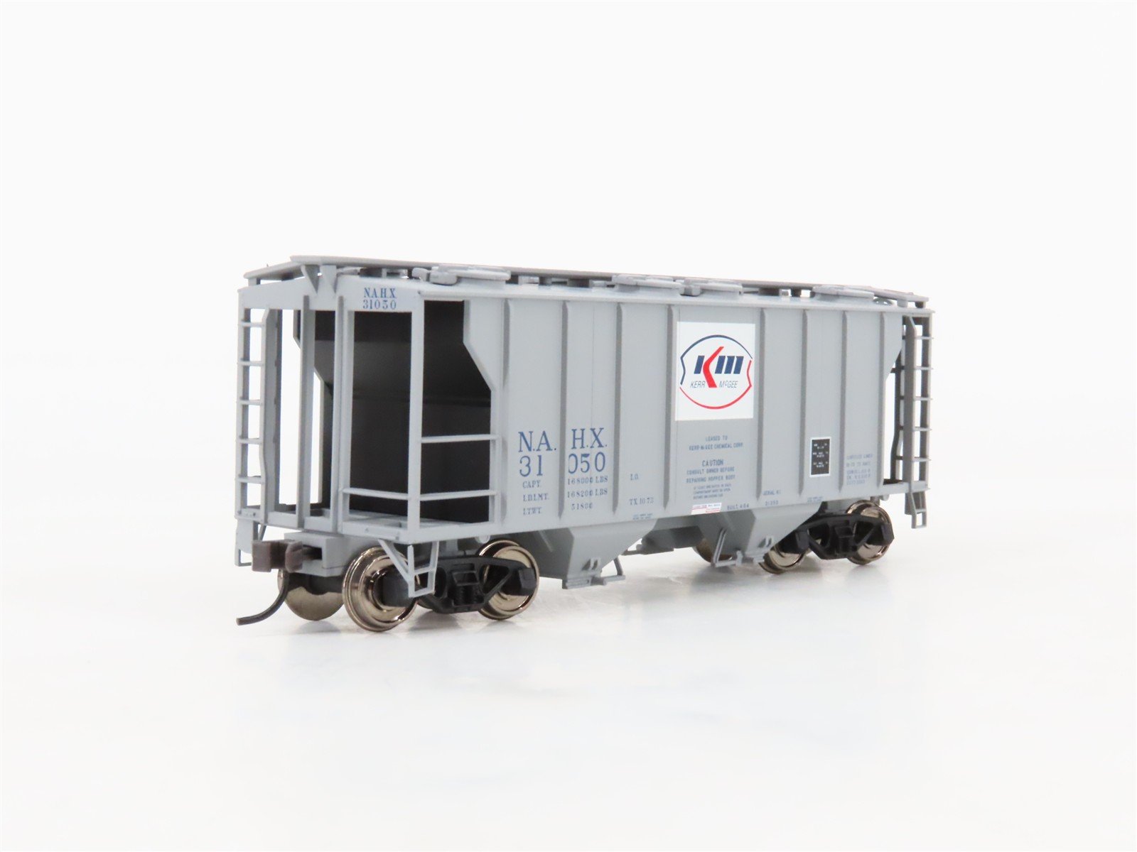 HO Scale Atlas 1840-3 NAHX Kerr McGee PS-2 2-Bay Covered Hopper #31050