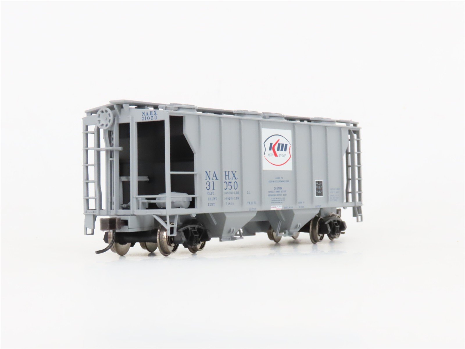HO Scale Atlas 1840-3 NAHX Kerr McGee PS-2 2-Bay Covered Hopper #31050