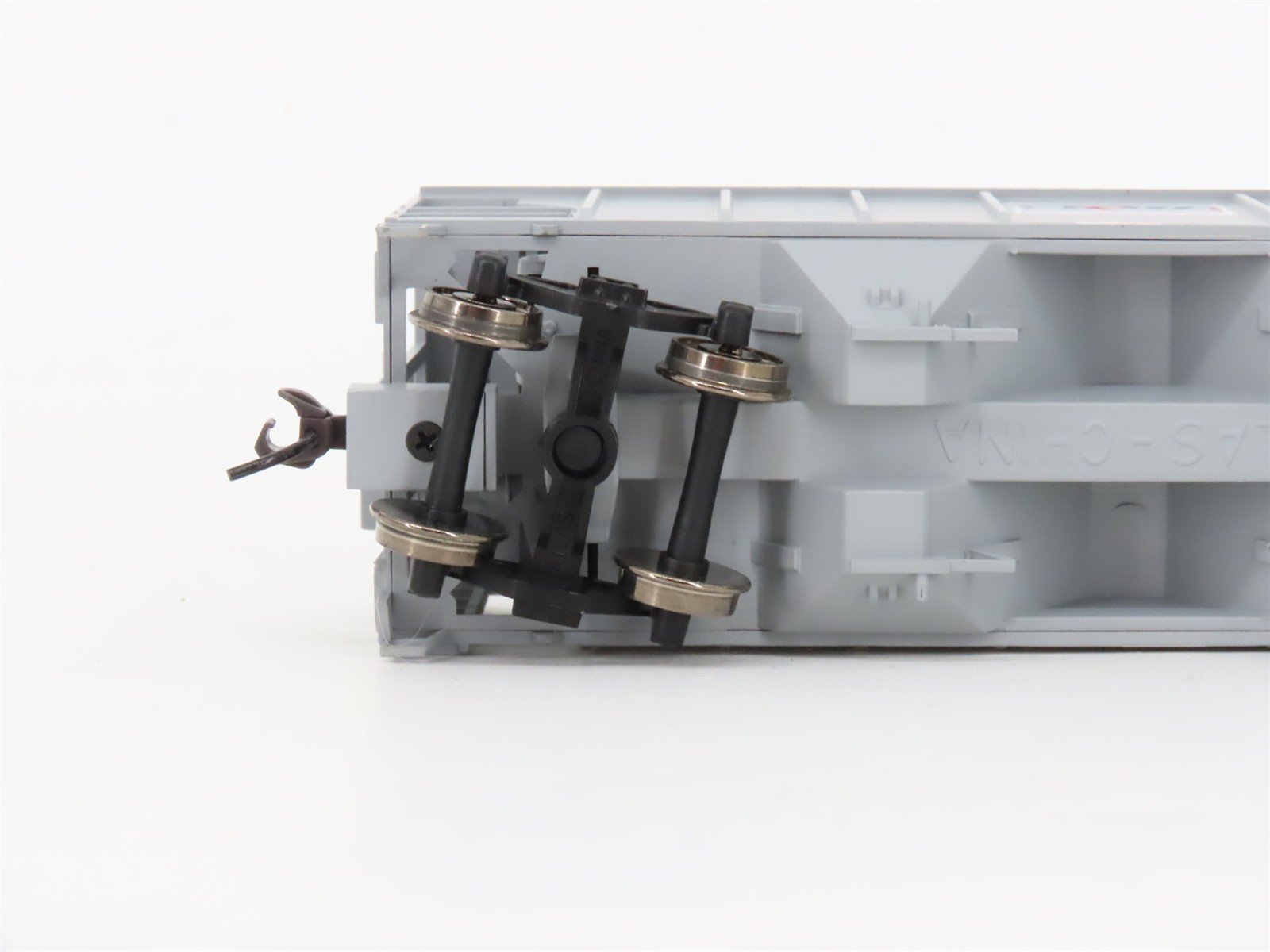 HO Scale Atlas 1840-3 NAHX Kerr McGee PS-2 2-Bay Covered Hopper #31050