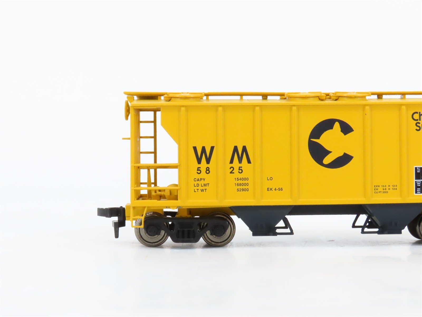 HO Scale Atlas 1803-1 WM Chessie System PS-2 2-Bay Covered Hopper #5825