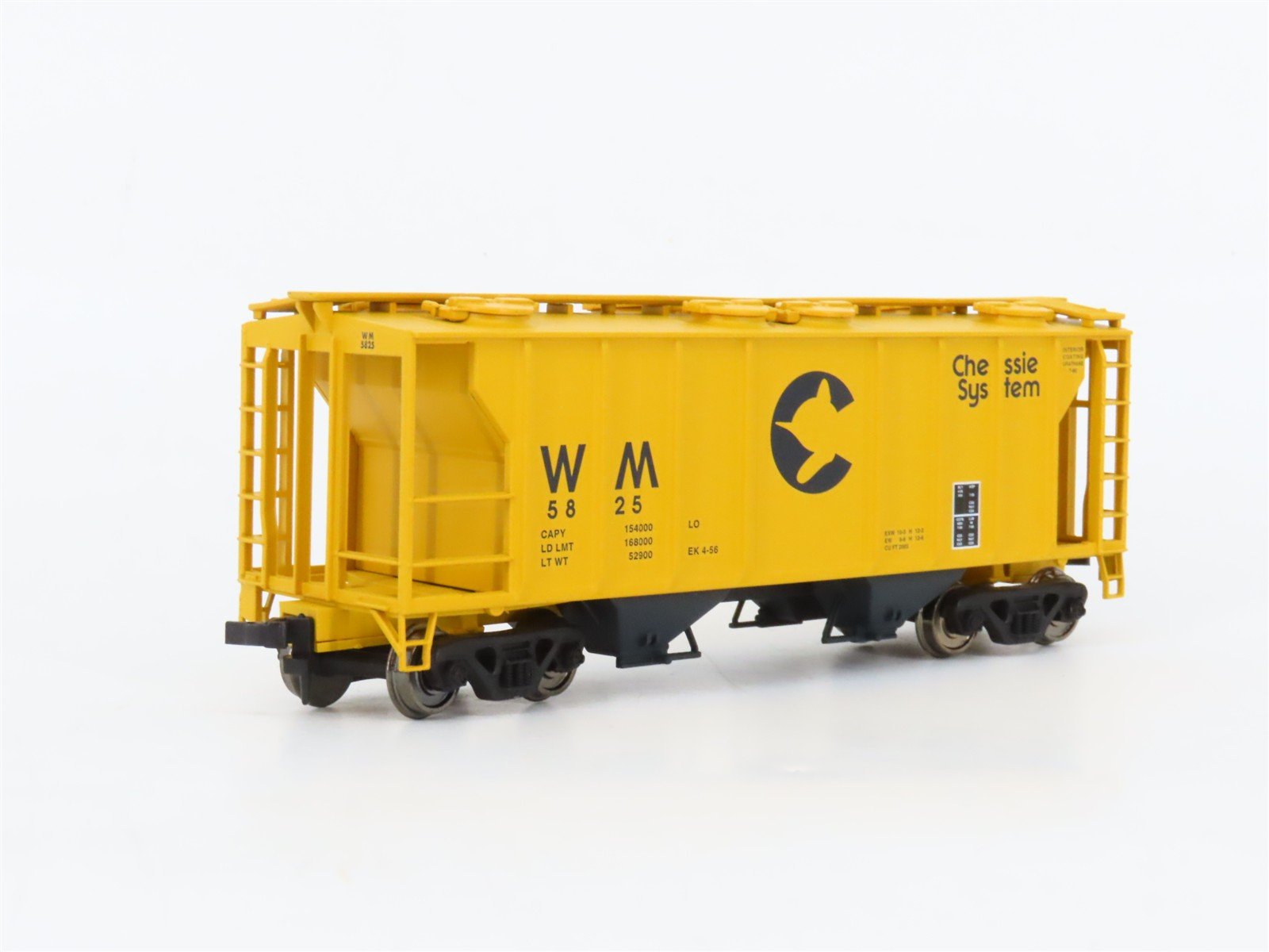 HO Scale Atlas 1803-1 WM Chessie System PS-2 2-Bay Covered Hopper #5825
