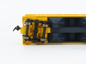 HO Scale Atlas 1803-1 WM Chessie System PS-2 2-Bay Covered Hopper #5825