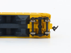HO Scale Atlas 1803-1 WM Chessie System PS-2 2-Bay Covered Hopper #5825