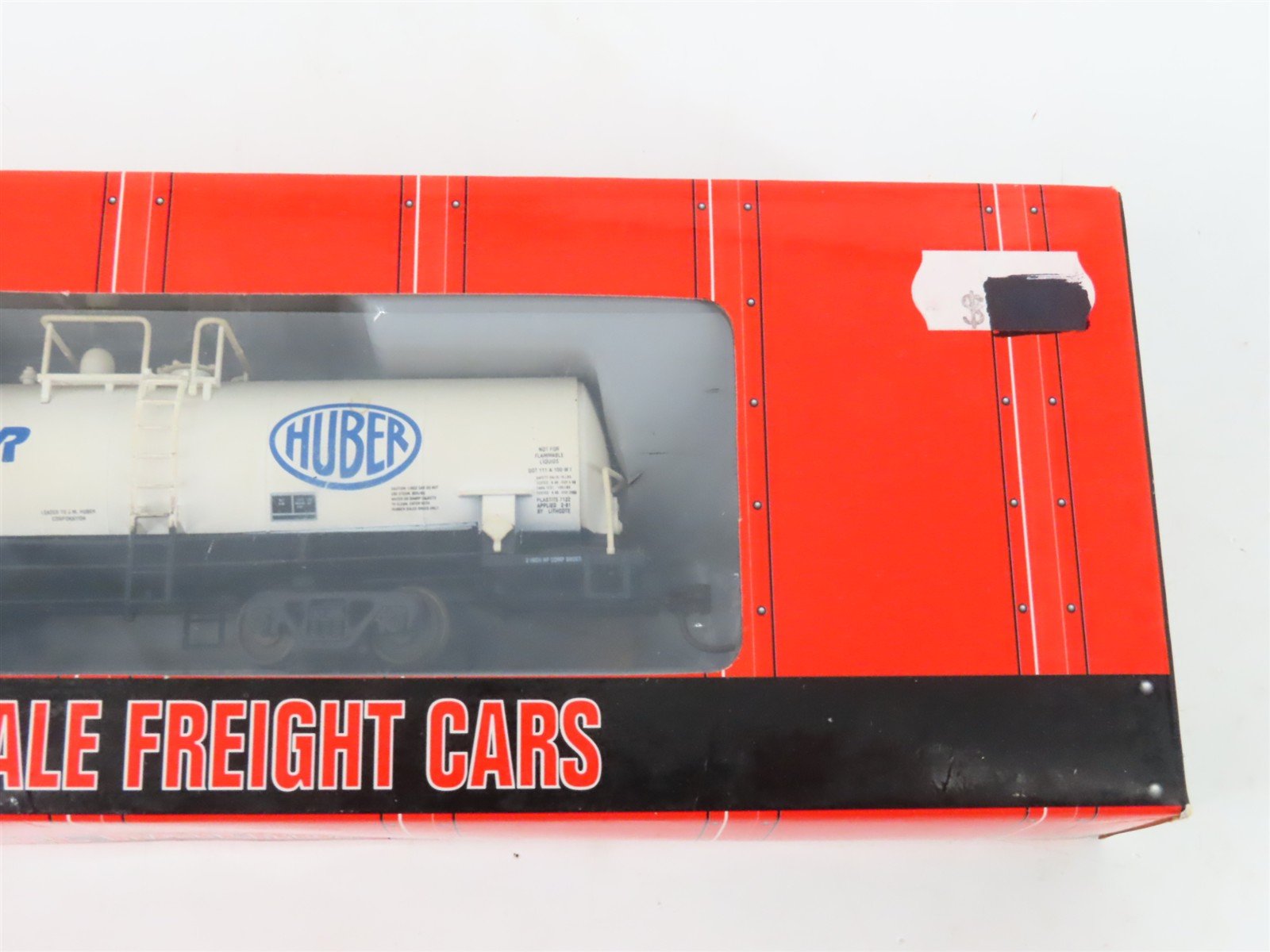 LOT of 2 HO Scale Atlas ACFX JM Huber/Engelhard Tankcars