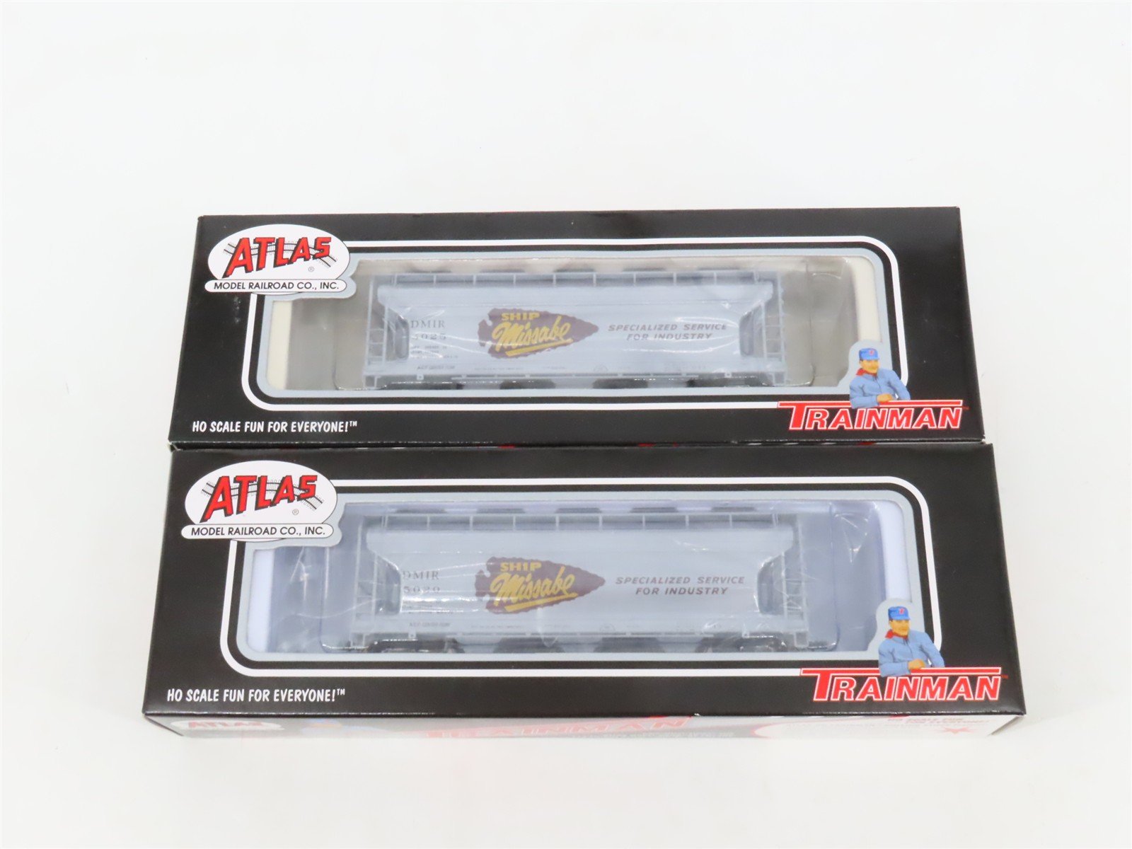 LOT of 2 HO Atlas DMIR Duluth Missabe & Iron Range 3-Bay Covered Hopper Cars