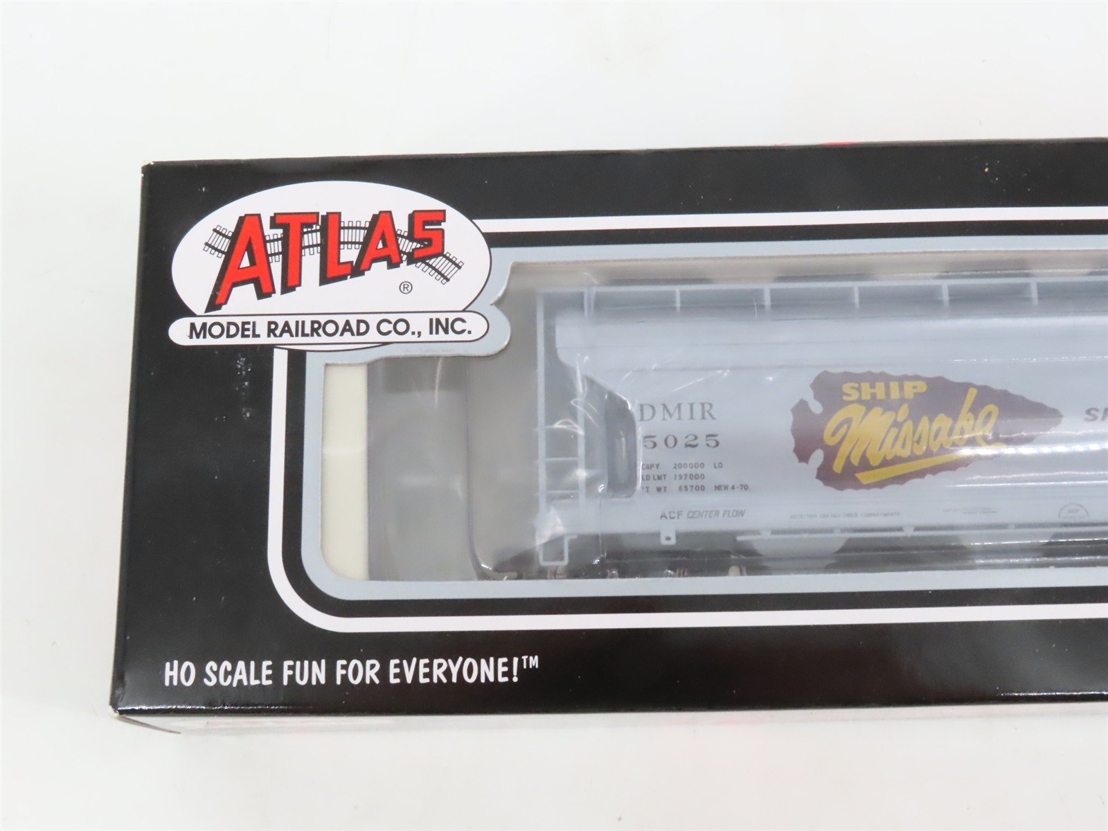 LOT of 2 HO Atlas DMIR Duluth Missabe & Iron Range 3-Bay Covered Hopper Cars