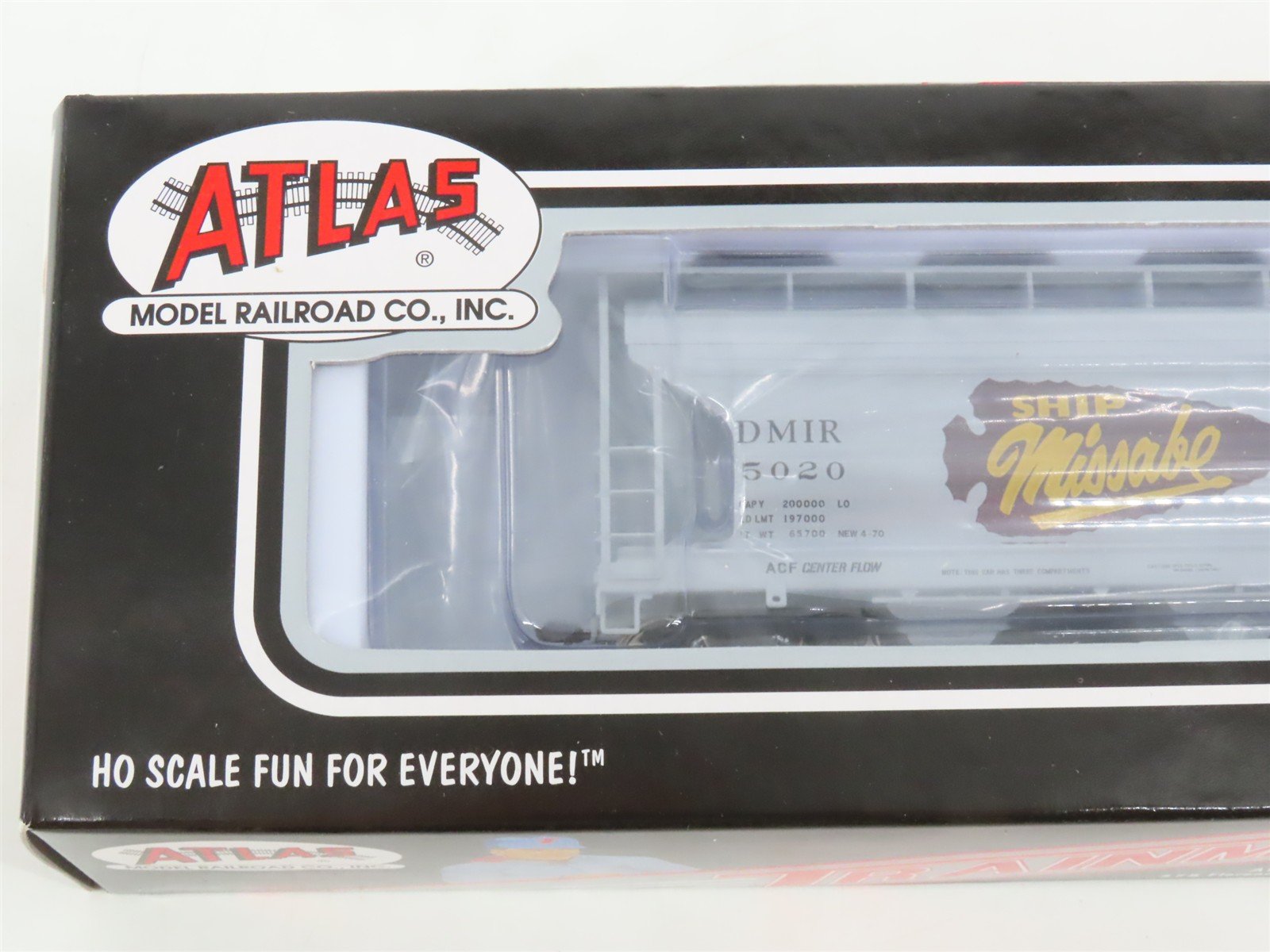 LOT of 2 HO Atlas DMIR Duluth Missabe & Iron Range 3-Bay Covered Hopper Cars