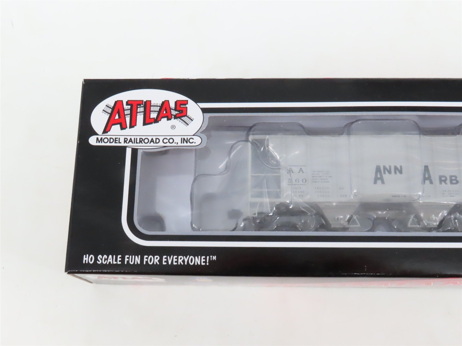 LOT of 2 HO Scale Atlas Trainman AA Ann Arbor 2-Bay Covered Hopper Cars