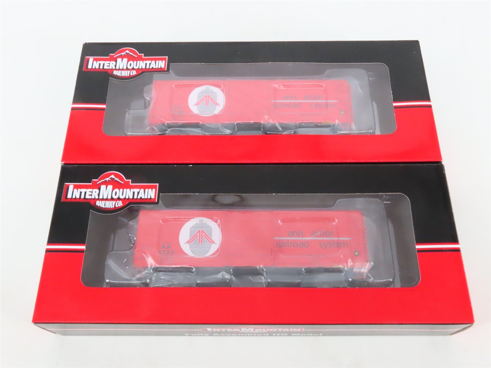 LOT of 2 HO Scale Intermountain AA Ann Arbor 40' PS-1 Boxcars