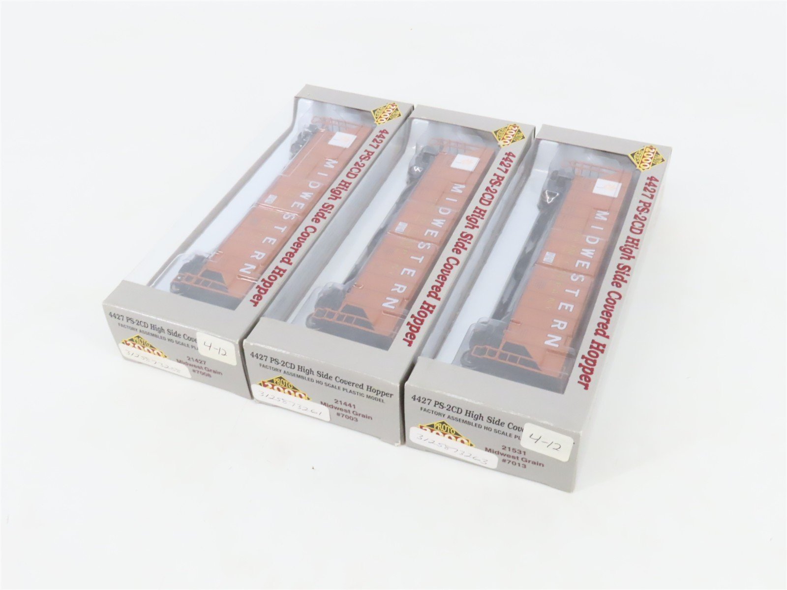 LOT of 3 HO Scale Proto 2000 TLDX Midwestern Grain 3-Bay Covered Hopper Cars