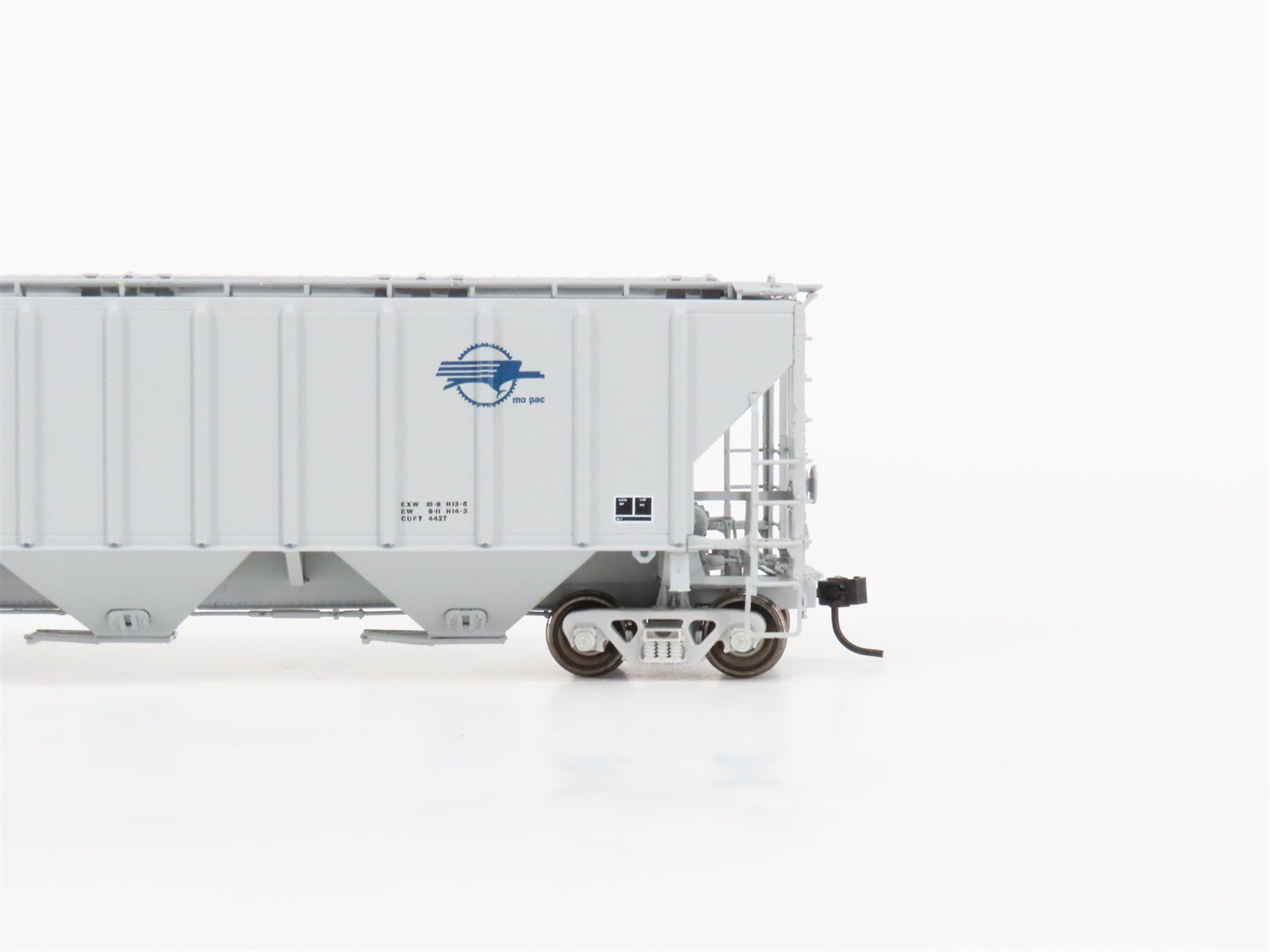 HO Scale Proto 2000 21342 MP Missouri Pacific 3-Bay Covered Hopper Car #712183