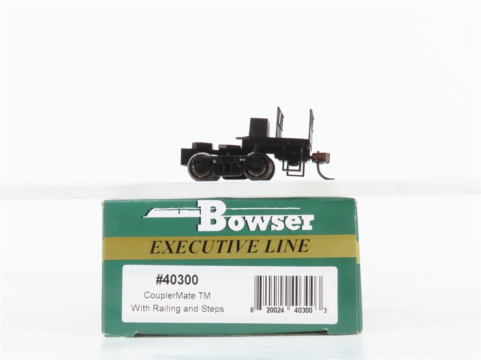 HO Scale Bowser 40300 CouplerMate w/ Railing & Steps