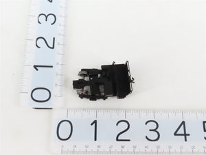 HO Scale Bowser 40300 CouplerMate w/ Railing & Steps