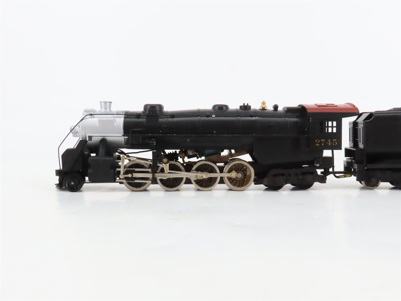 HO Scale Mantua 317-004 NP Northern Pacific 2-8-4 Steam Locomotive #2745