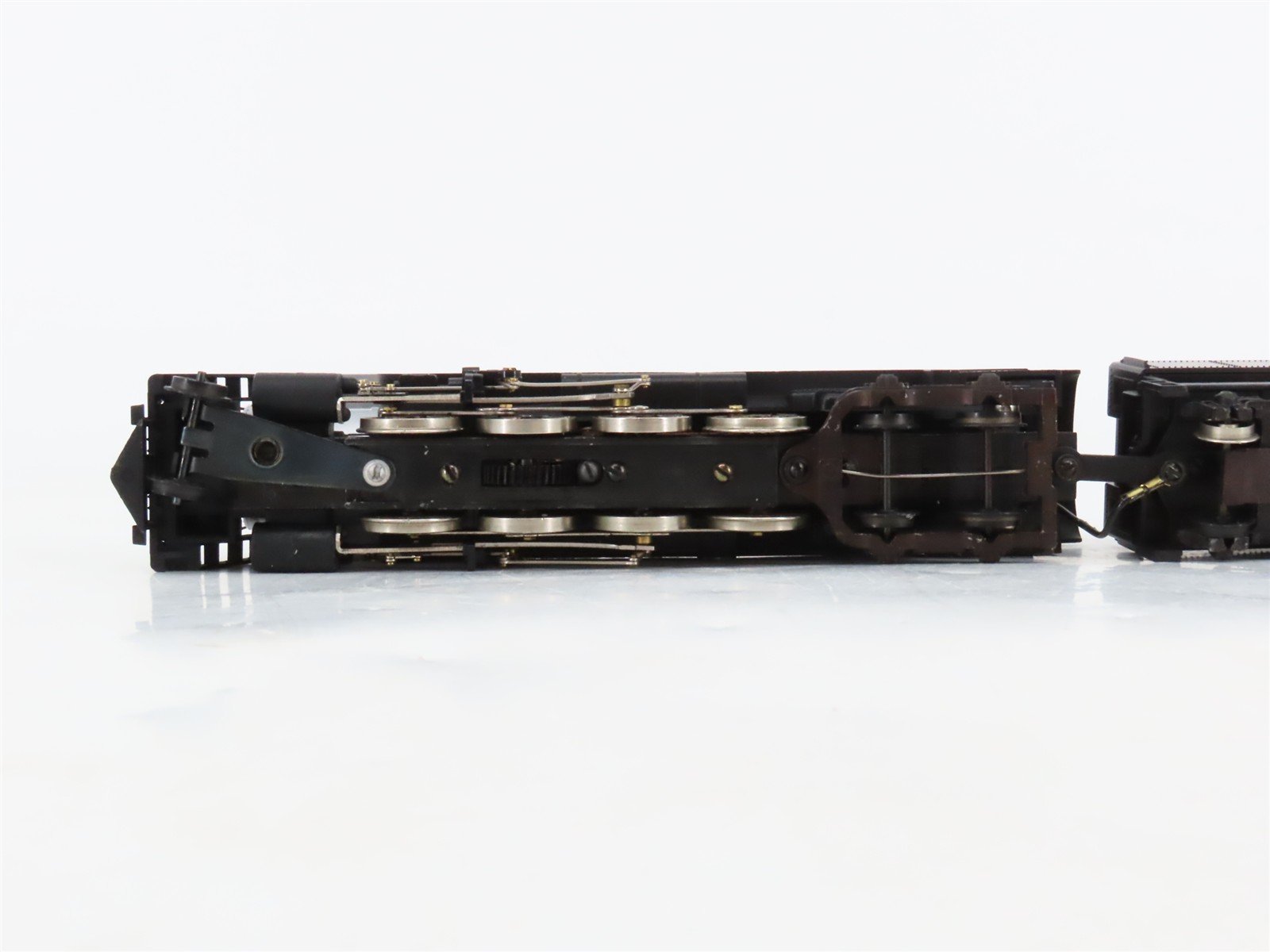 HO Scale Mantua 317-004 NP Northern Pacific 2-8-4 Steam Locomotive #2745