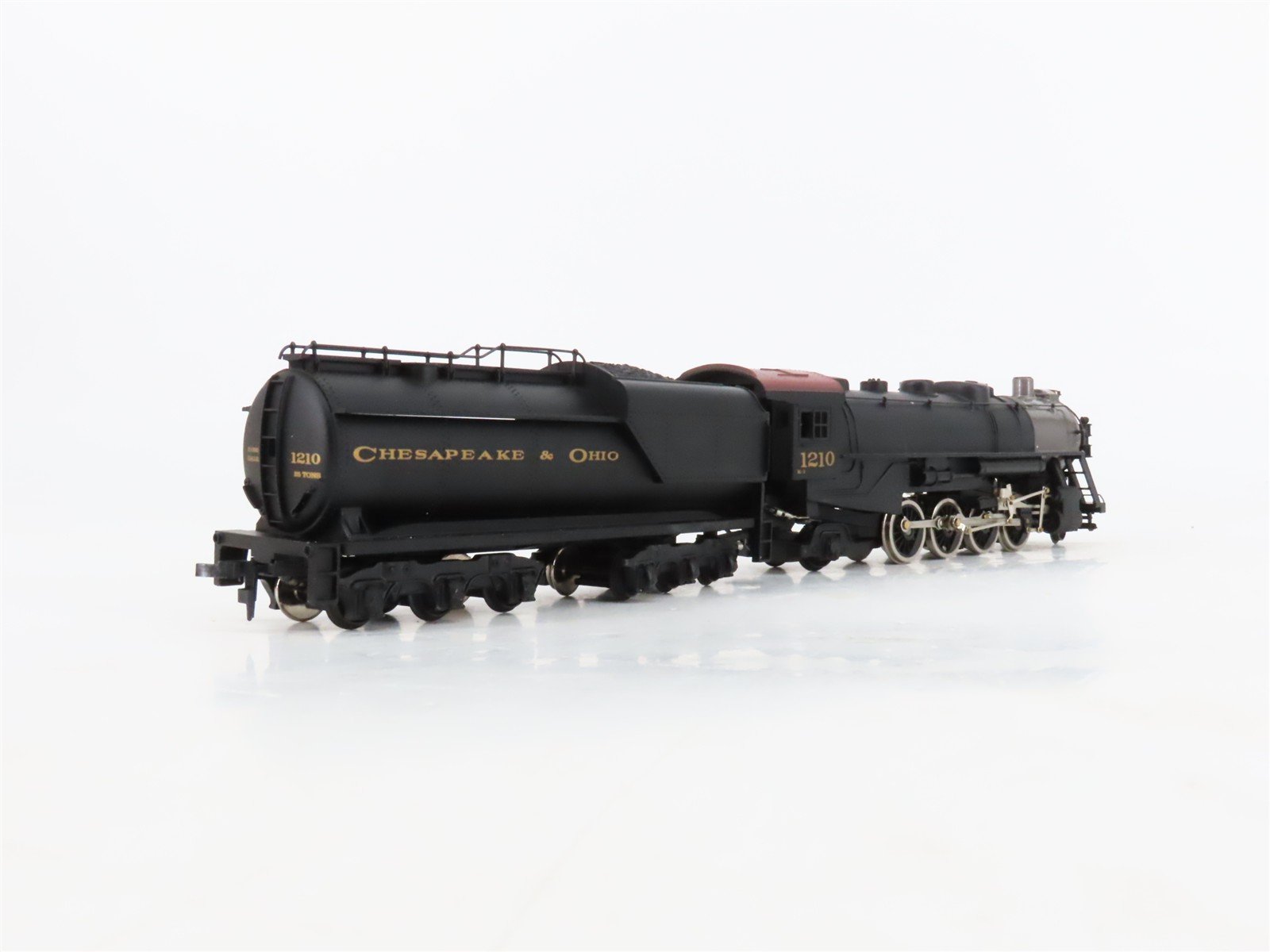 HO Scale Mantua 348-023 C&O Chesapeake & Ohio 2-8-2 Steam Locomotive #1210