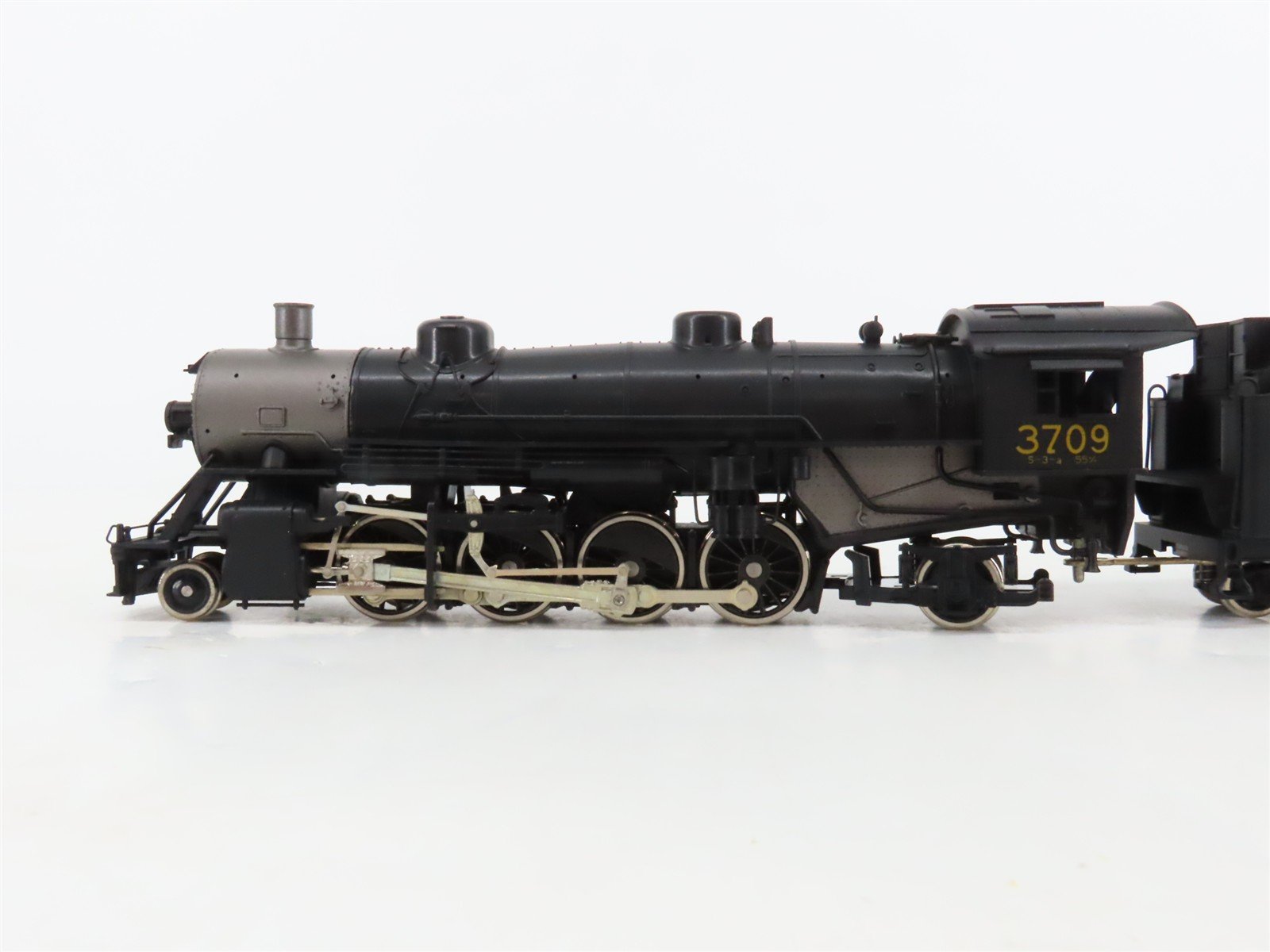 HO Scale Athearn Genesis G9014 GT Grand Trunk 2-8-2 Steam Locomotive #3709
