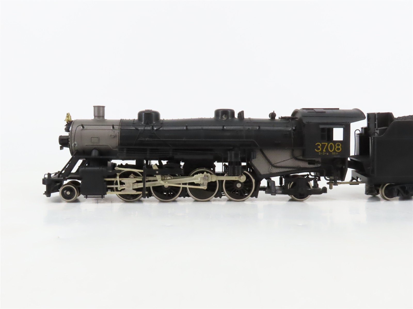 HO Scale Athearn Genesis G9012 GT Grand Trunk 2-8-2 Steam Locomotive #3708