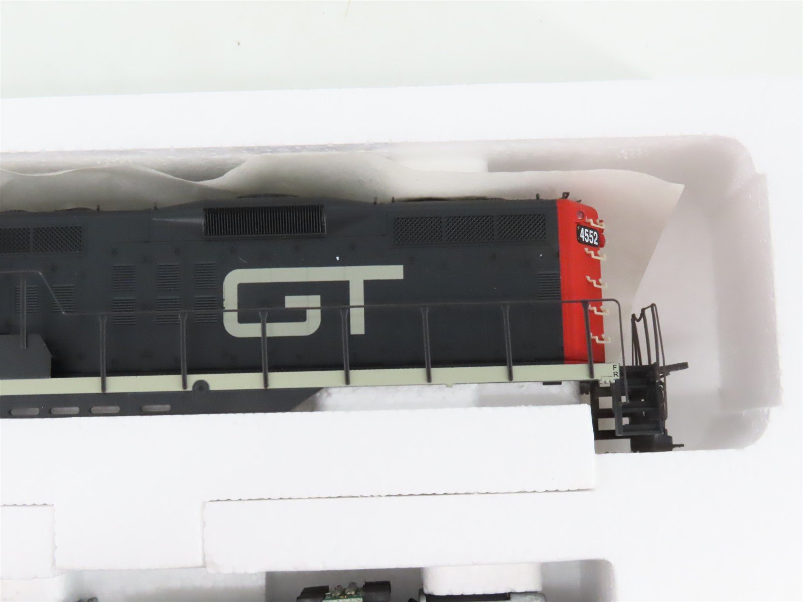 HO Proto 2000 97050 GTW Grand Trunk Western EMD GP9 Diesel #4552 - BAD GEARS